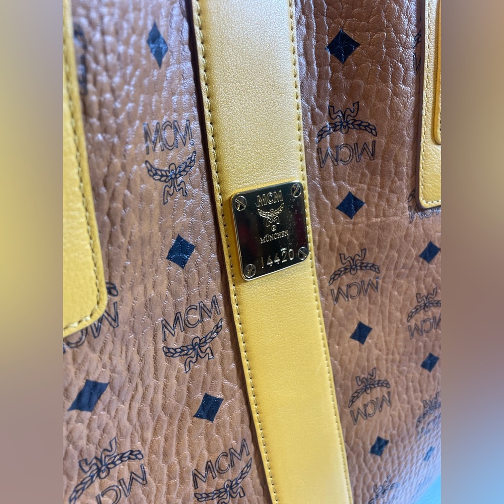 MCM Visetos Medium Liz Reversible Shopper Tote in Cognac and Yellow Leather - Picture 15 of 17